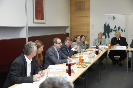 Gerd Neuhold, Sonntagsblatt