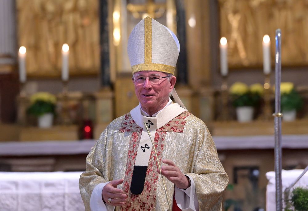 Erzbischof Franz Lackner / Erzdiözese Salzburg (eds)/Hiva Naghshi Erzbischof Lackner in Christmette: Gott heute neu suchen