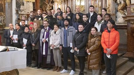 Taufkandidaten bei der Zulassungsfeier 2022 in Wien