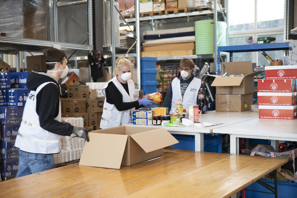 Caritas Salzburg: Corona-Hilfpakete / caritas salzburg