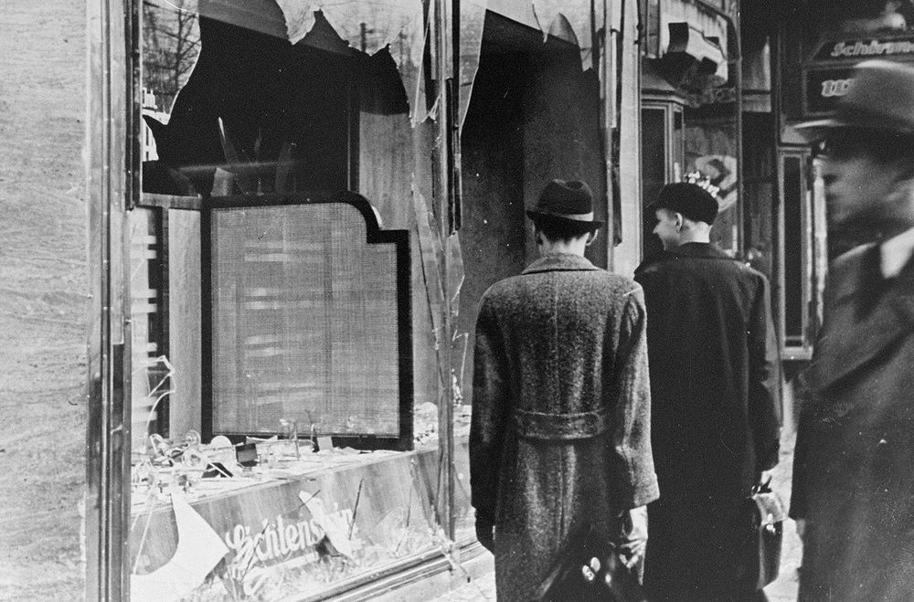 Novemberpogrome 1938 / Wikimedia Commons / gemeinfrei