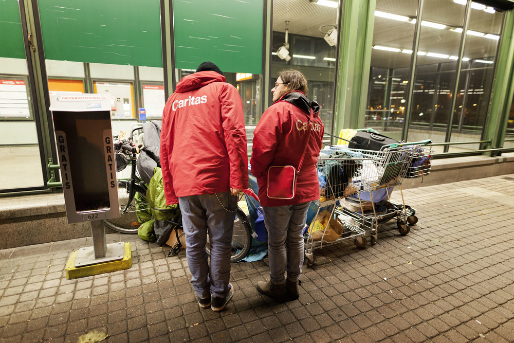 Armut / Reiner Riedler AUSTRIA / VIENNA / Nachtstreetwork mit Susanne Peter, Caritas, 'Gruft'