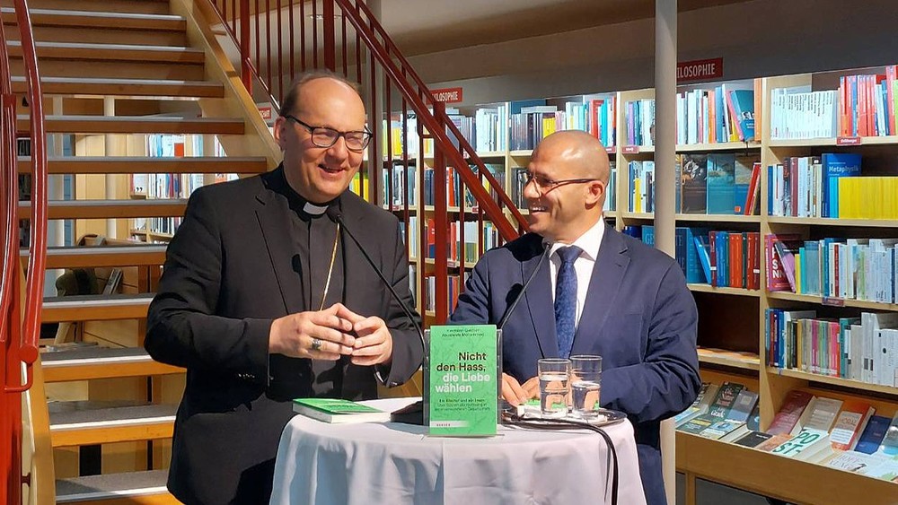 Hermann Glettler und Abualwafa Mohammed / Kathpress / Andreas Gutenbrunner Bischof und Imam für Begegnung statt Hass in Gesellschaft