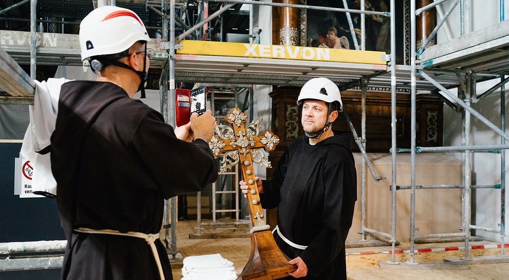 Salzburg: Kapuziner suchen PatInnen für Renovierung der Klosterkirche / Kapuziner / Anita Ledersberger Sanierung des Salzburger Kapuzinerklosters abgeschlossen