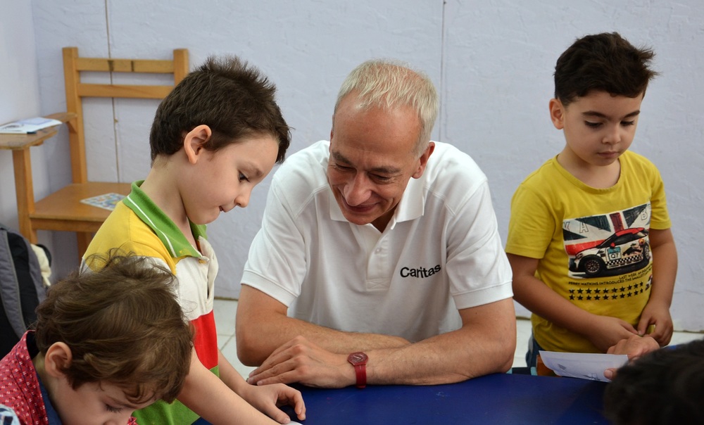 Caritas-Präsident Landau zu Besuch in Schule für syrische Flüchtlingskinder in Kairo / Georg Pulling/Kathpress Caritas-Präsident Landau zu Besuch in Schule für syrische Flüchtlingskinder in Kairo