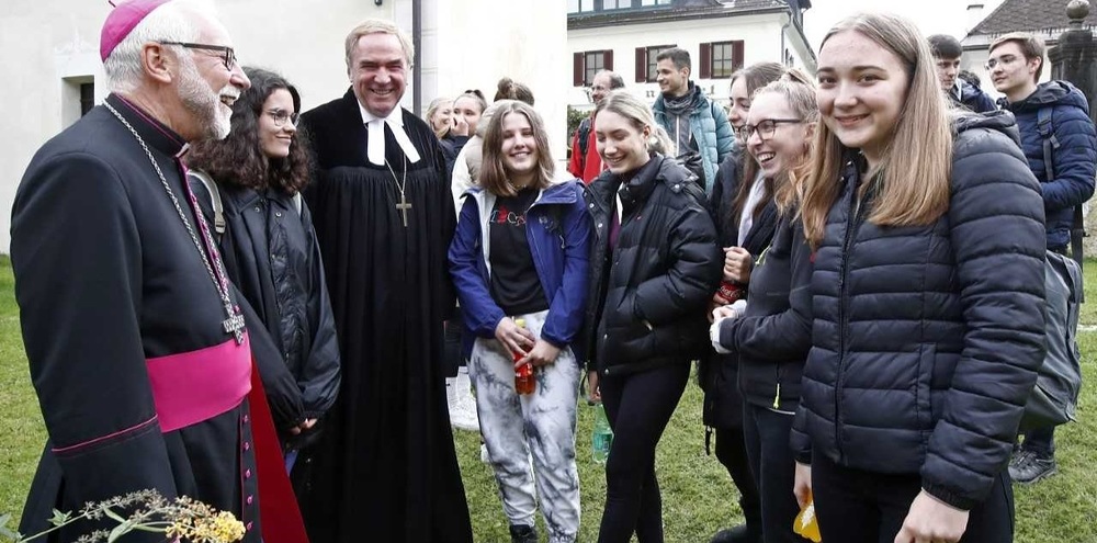 Bischof Josef Marketz bei Maturawallfahrt 2022 nach Maria Saal / Diözesan-Pressestelle/Eggenberger