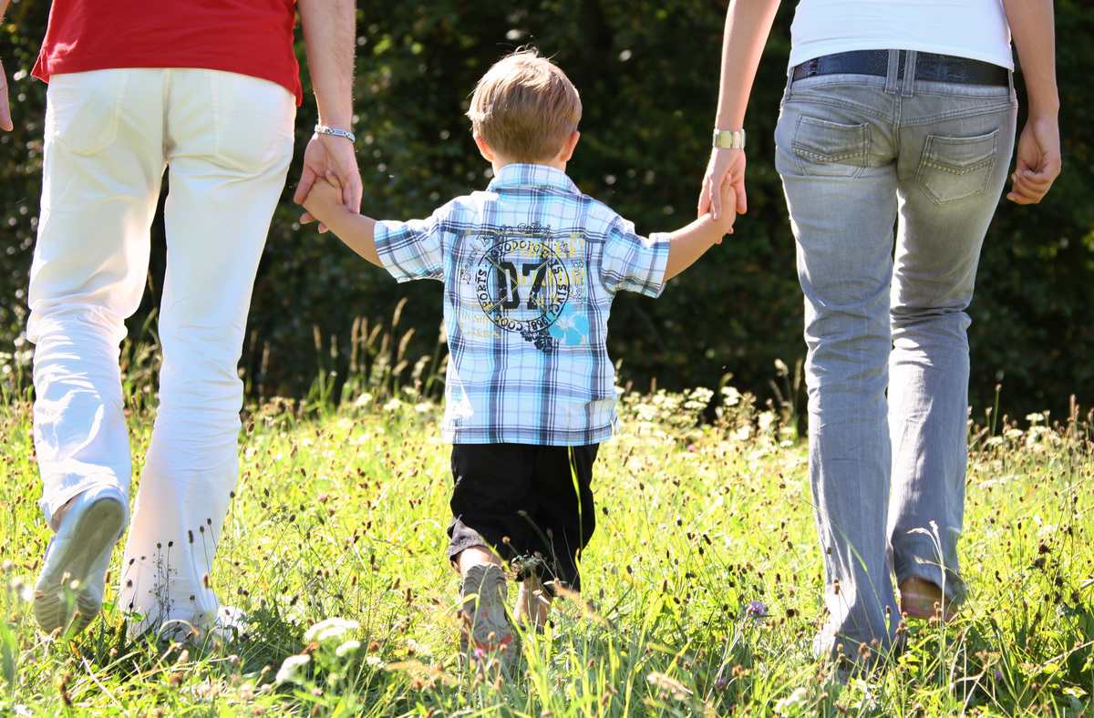 Junge Familie mit einem Kind