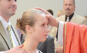 Salbung mit Chrisam; Lehrlingsfirmung mit P. Dominic Sadrawetz OSA