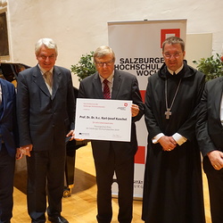 Verleihung im Rahmen der 'Salzburger Hochschulwochen' am 31. Juli 2019 in Salzburg - v.l.: Obmann Prof. Martin Dürnberger, Rektor Prof. Heinrich Schmidinger, Preisträger Prof. Karl-Josef Kuschel, Erzabt Korbinian Birnbacher, Erzbischof Franz Lackner